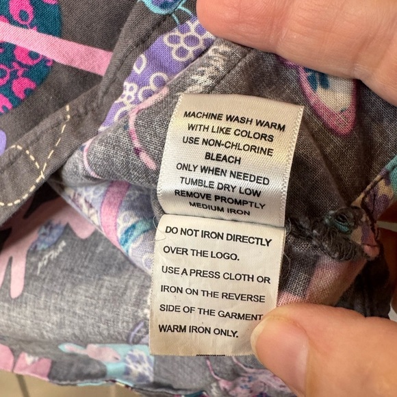 Koi by Kathy Peterson Printed Scrub Top Size L F1.2 - Picture 6 of 10